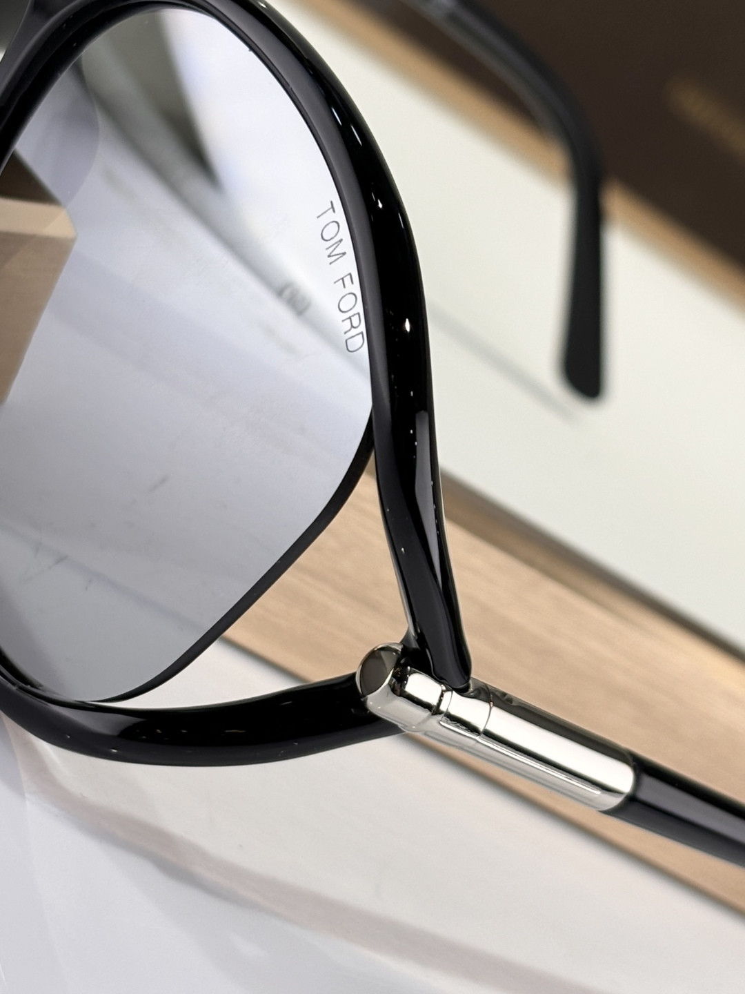 Tom Ford Glasses MELODY FT1090 59-18-120